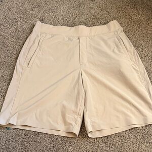 Athleta tan khaki shorts size 12